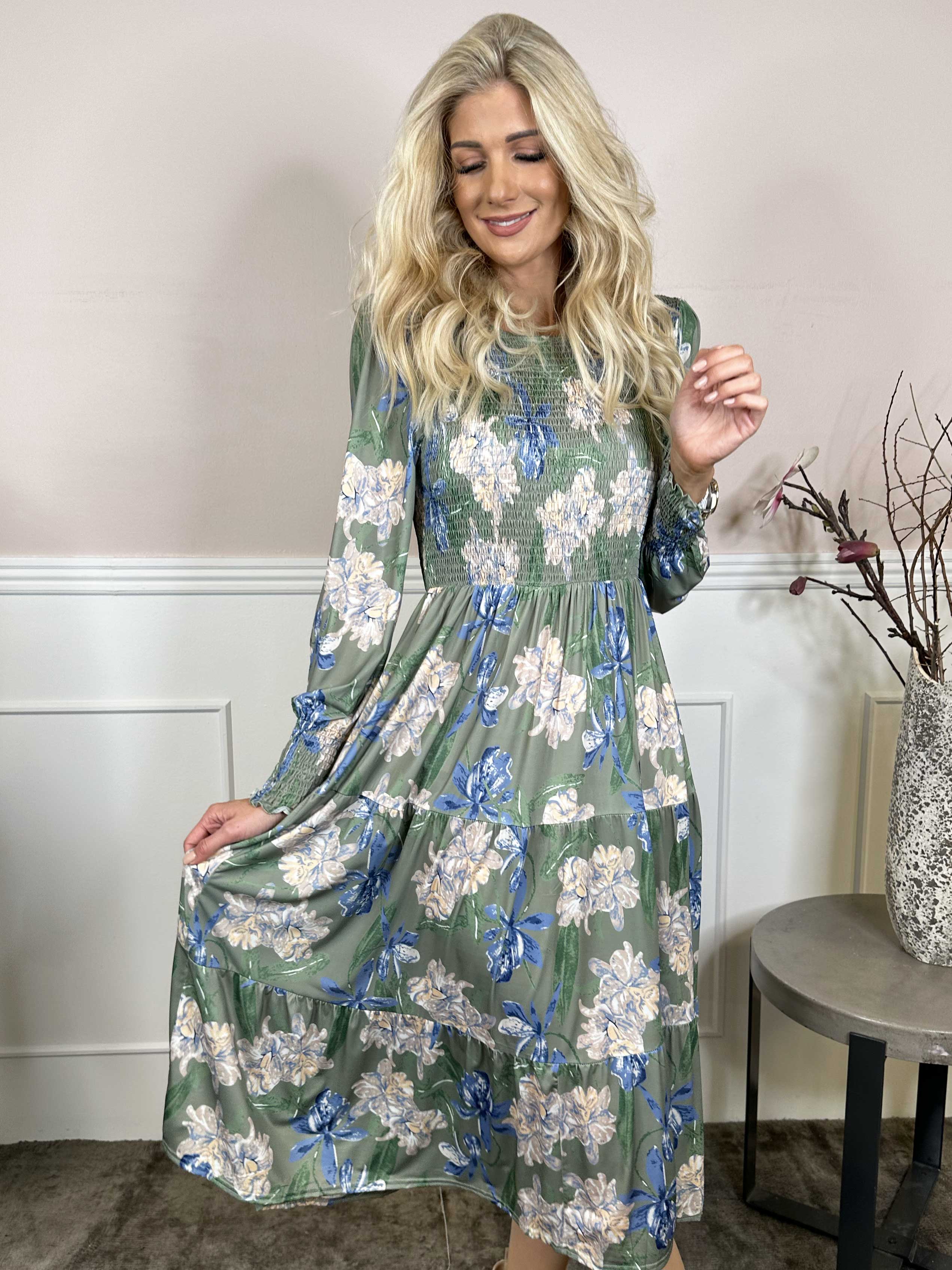 Kelly Flower Dress - Elastisk klänning med smock över bröstet